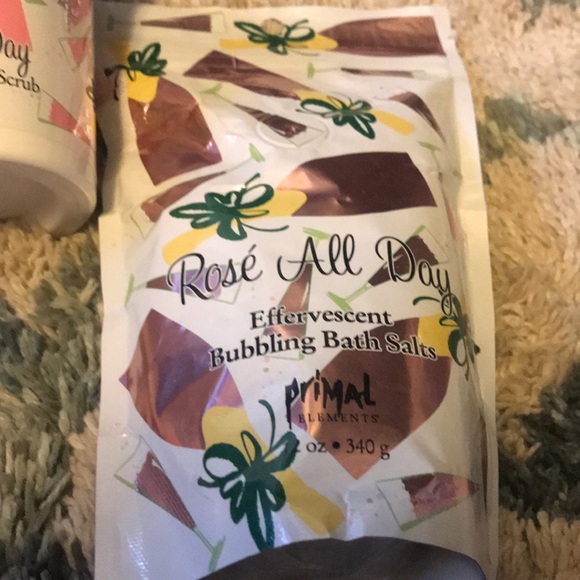 Primal elements body scrub, mask and bath salts - Picture 4 of 4